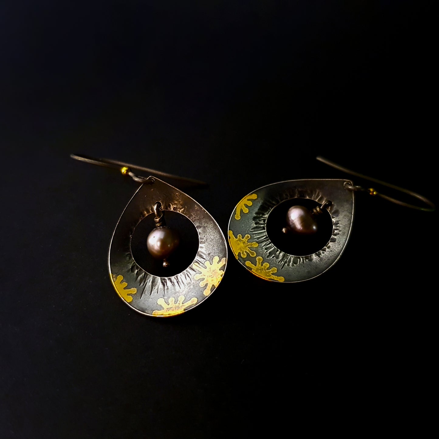 Ancient Korean-Inspired Gliding Silver Earrings from the Keum-Boo Collection by Arvin