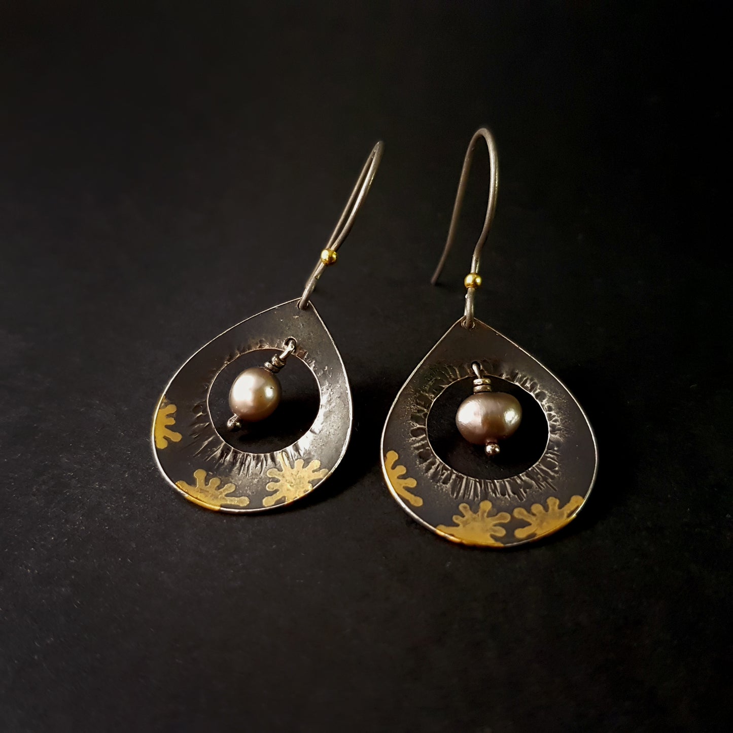 Ancient Korean-Inspired Gliding Silver Earrings from the Keum-Boo Collection by Arvin