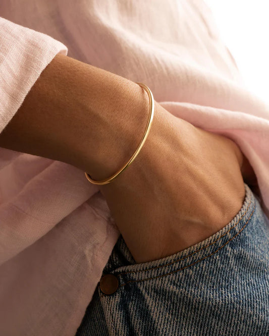 "Open Solid" Bangle 18K Gold by Tille