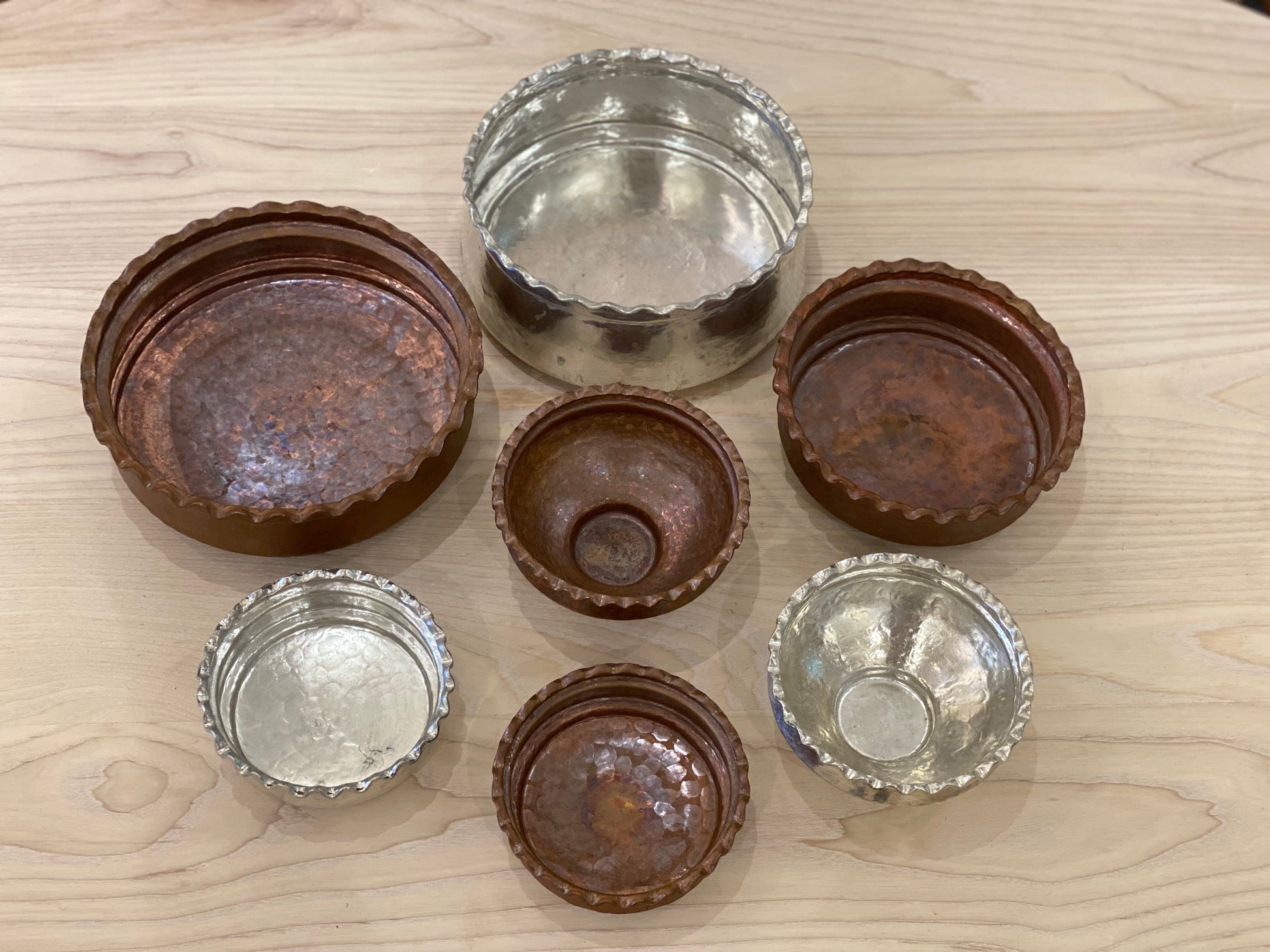 copper colored copper bowls with congress edge.