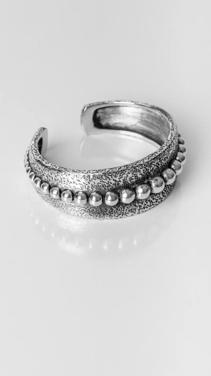 Silver "NEGADOR" Bracelet by Sun Nafissi