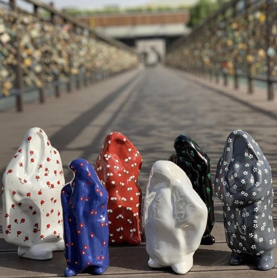 Veil lady Statues in different colors.