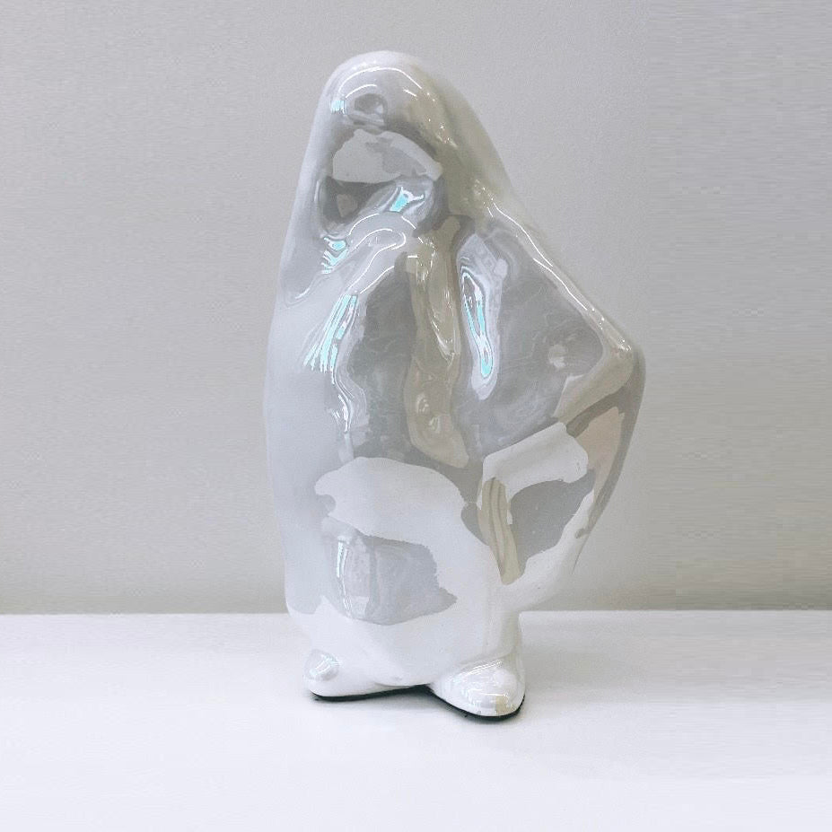 White veil lady Statue.